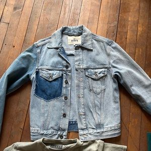 Levi’s denim distressed jacket and grey tank top bundle